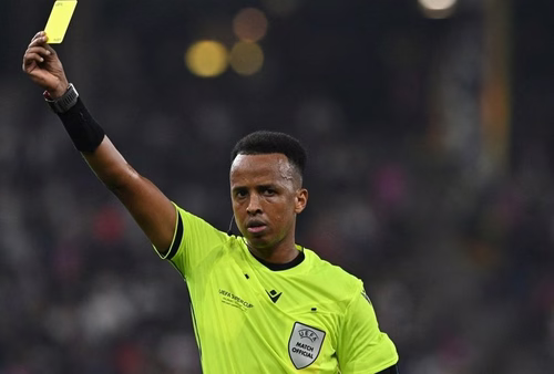 Supercopa da Europa "foi a minha Copa do Mundo", escreve árbitro somali barrado dos EUA