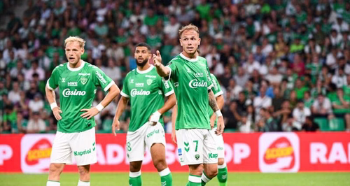 Ligue 2 : l'ASSE devant à la pause, Nantes se rebelle, choc animé entre Reims et Dunkerque...