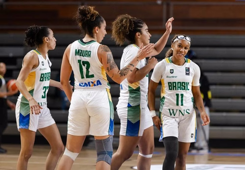 Brasil define 12 convocadas para qualificatório do Pré-Olímpico