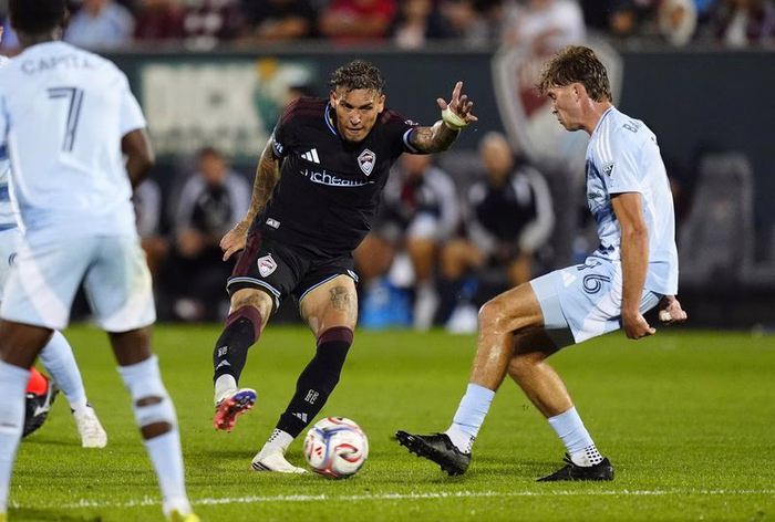 Rafael Navarro, ex-Palmeiras, decide vitória na MLS pelo Colorado