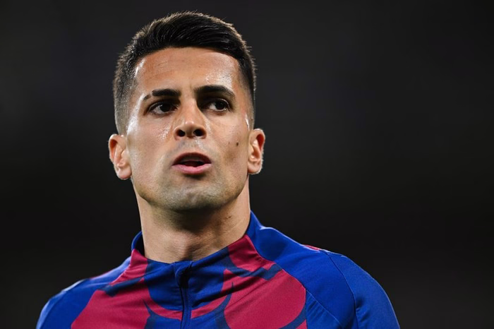 Barcellona, riecco Cancelo: “Ho detto a Deco che o sarei venuto qui o sarei rimasto lì per un anno senza giocare a riscuotere lo stipendio”
