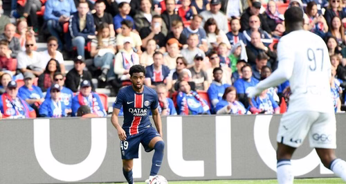 Ligue 1 : Liverpool proche de signer Mbaye (PSG) et à l'affût pour Barcola, Fofana (OL) vers l’Italie, Lille rassure pour Giroud