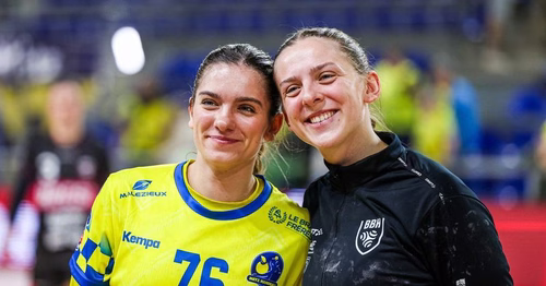 Les handballeuses Lylou et Enola Borg