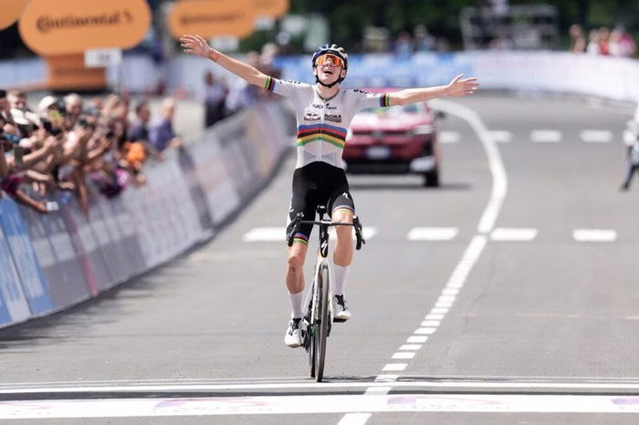 Tour de l’Avenir 2026: Lorenzo Finn cerca il bis dopo il Giro NextGen, l’azzurro è il grande favorito