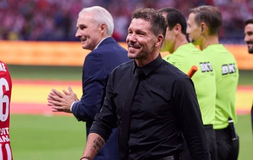 Atlético de Madrid : Insulté par une partie du public, Julian Alvarez lâché en rase campagne par Diego Simeone