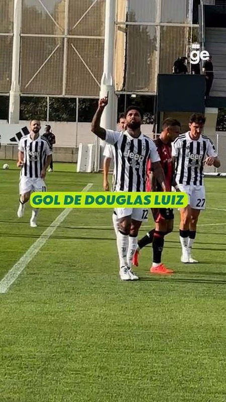Federico Gatti, da Juventus, vira dúvida após carrinho de torcedor