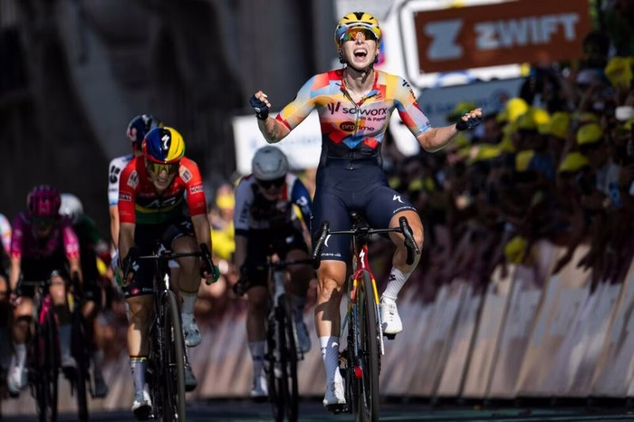 Lorena Wiebes concede il bis al Giro di Gran Bretagna 2026, sua anche la seconda tappa