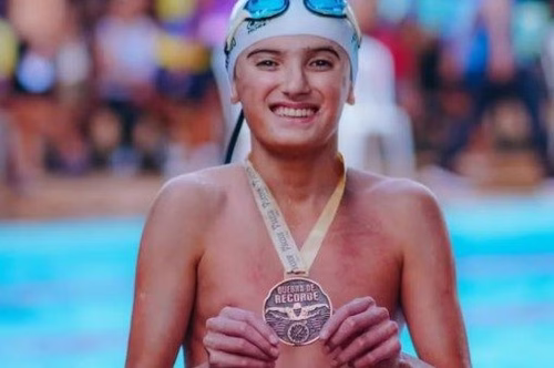 Campeão de natação de 13 anos morre após sentir fortes dores em MT