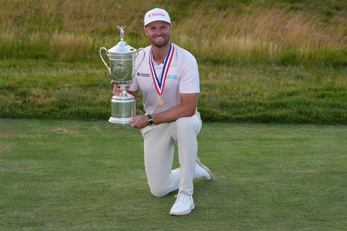 Clark in vetta nel BMW Championship dopo metà gara, risale Scheffler