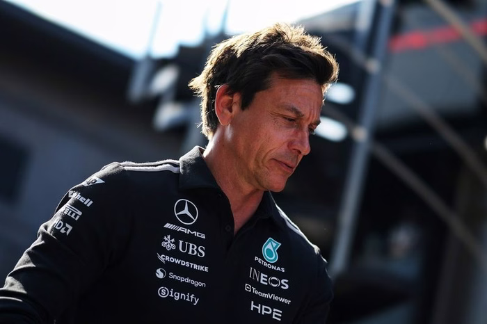 Wolff afirma que Verstappen "segue na família" Mercedes