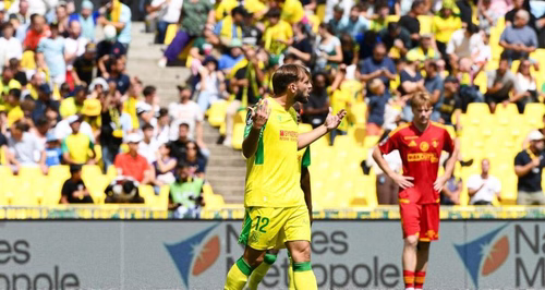 Ligue 2 : Nantes mène face à Rodez, Metz muet à la pause