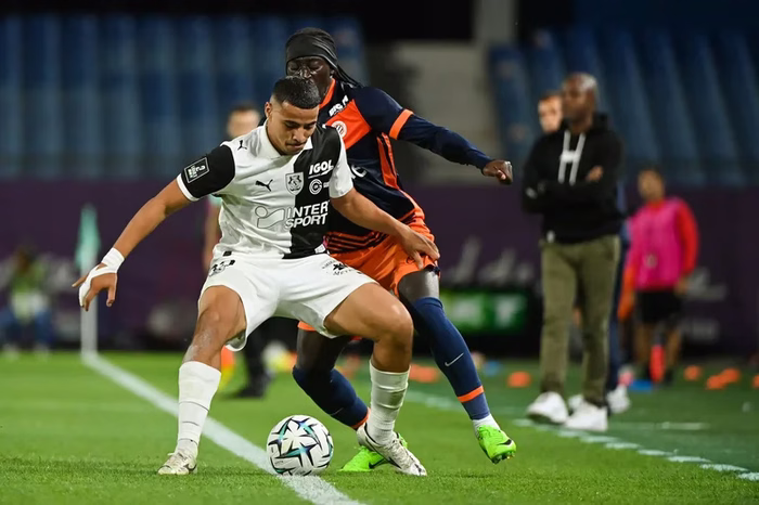 [Mercato] Deux noms dévoilés pour pallier le départ potentiel d’Enzo Tchato