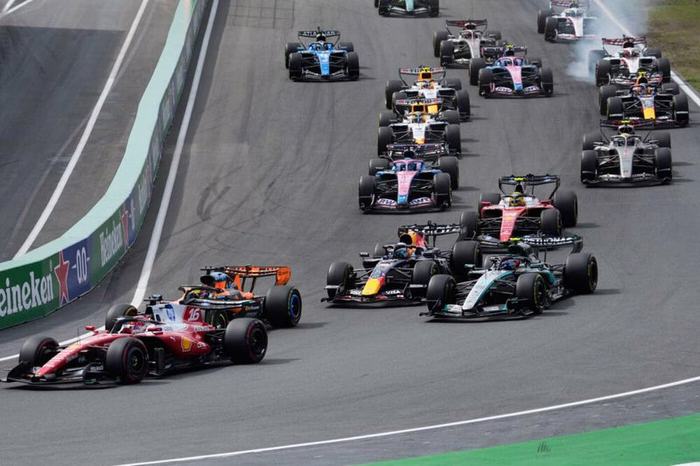 LIVE F1, GP Olanda 2026 in DIRETTA: Antonelli e Ferrari devono inseguire, Norris dalla pole
