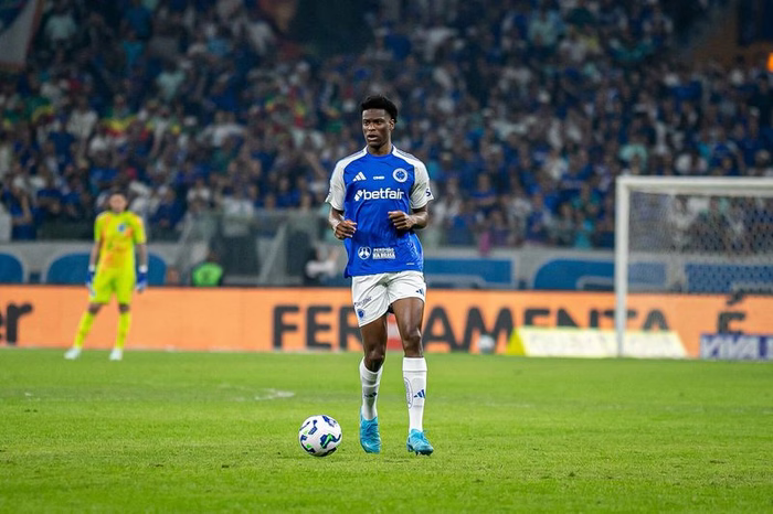Entenda por que o Cruzeiro recusou proposta milionária de time espanhol por Jonathan Jesus
