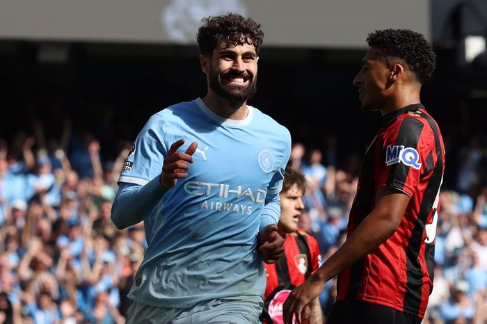 Manchester City vira nos acréscimos sobre o Bournemouth e estreia com vitória no Inglês
