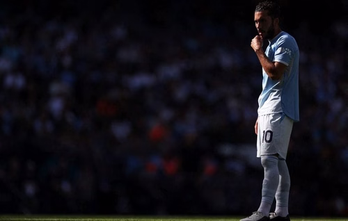 « On sait quand il n’est pas content »… Cherki sort du banc et sauve Manchester City avec deux passes décisives