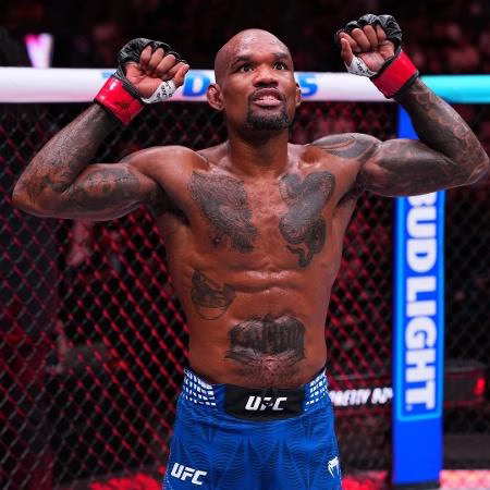 Jamall Emmers nocauteia Lerryan Douglas, que perde a primeira no UFC