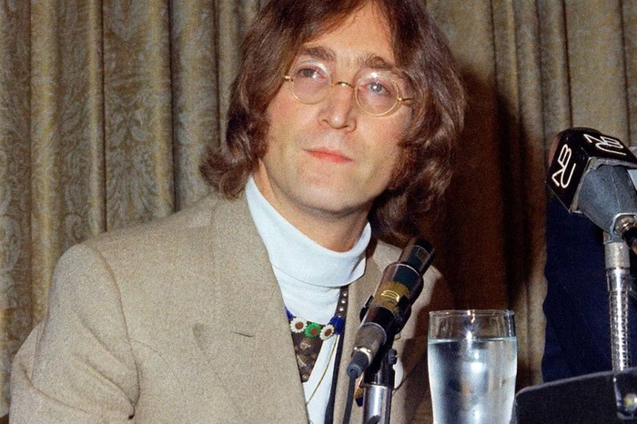 Los juegos mentales de Erasmus y un tema de John Lennon