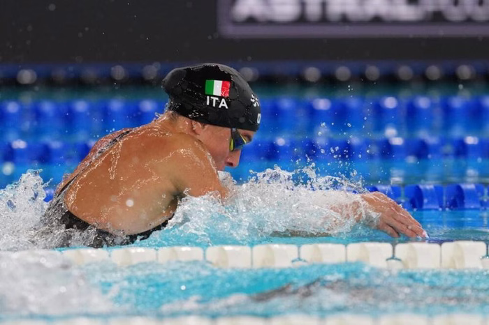 Nuoto, Lisa Angiolini sugli scudi nelle batterie del day-3 ai Giochi del Mediterraneo. Razzetti gestisce