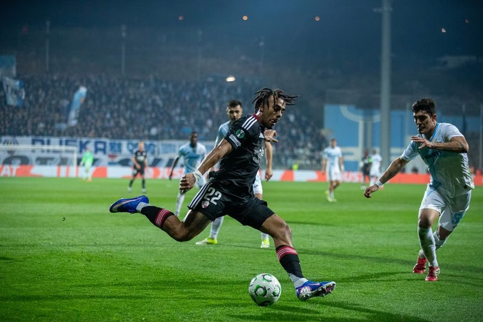 Guéla Doué : le Racing en réclamerait 40 millions