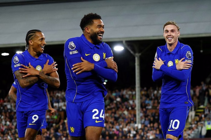 Fulham vs Chelsea LIVE: Record signing Rogers and Palmer score in first win of Alonso era