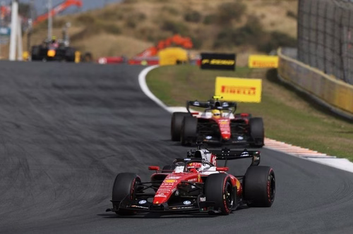 F1: Ferrari explica estratégia que desagradou Hamilton