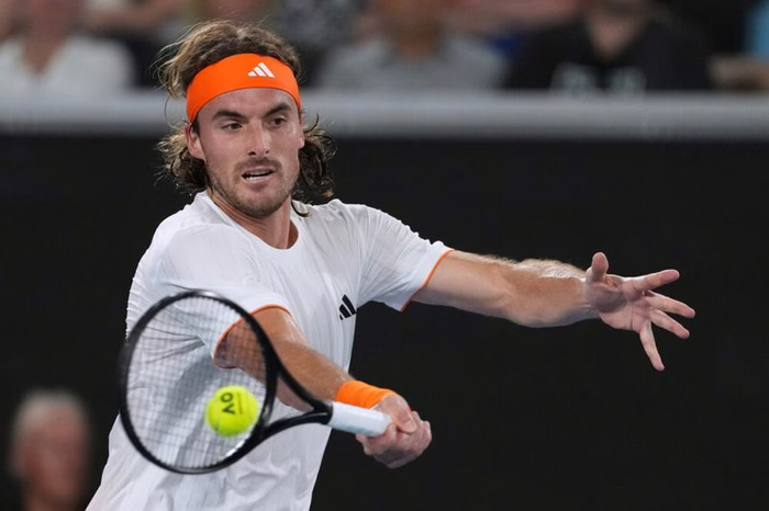 ATP Winston-Salem 2026, vince Stefanos Tsitsipas e sorprende Cruz Hewitt
