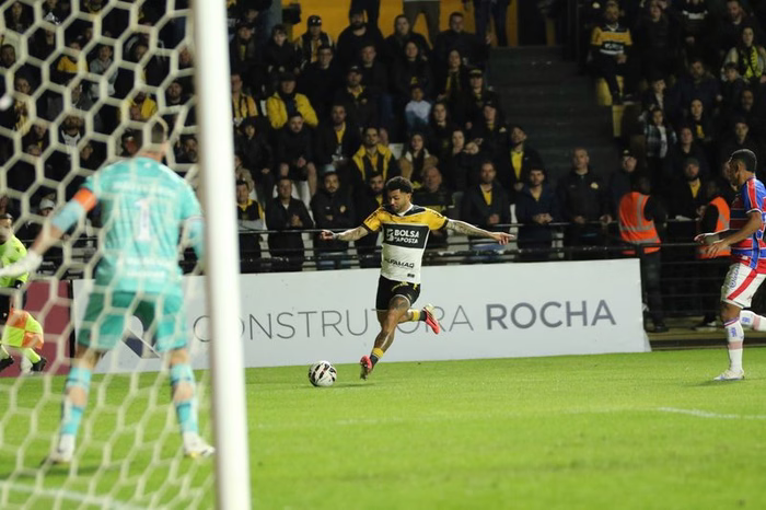 Após dois jogos, Criciúma 'limpa' cartões de titulares na Série B