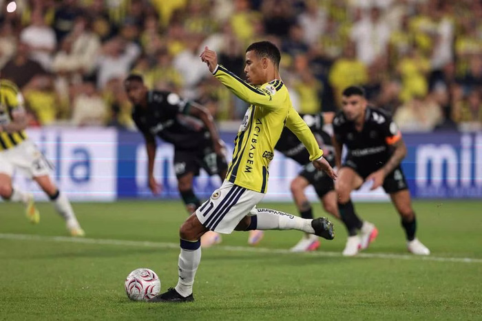 Fenerbahçe nach Fehlstart: 4:2 gegen Konyaspor als erste Antwort
