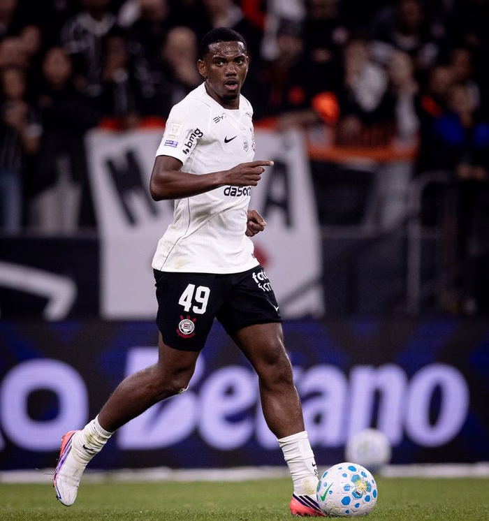 Corinthians negocia venda de André ao Nottingham Forest