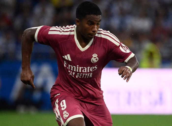 Endrick não é relacionado para jogo do Real, mas Mourinho descarta saída