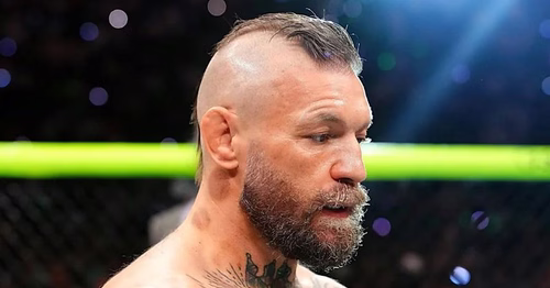 ¡Conor McGregor la vuelve a liar! Armado y rodeado de tanques en un anuncio unos días después de su operación de rodilla