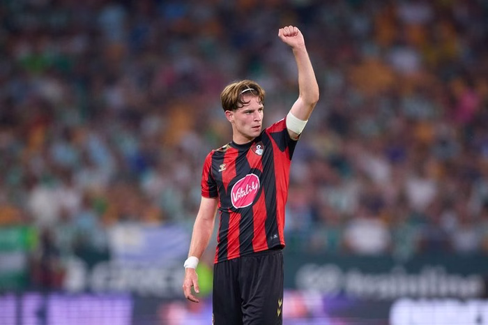 Chelsea could move again for Alex Scott as Enzo Fernandez replacement