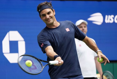 Federer exalta João Fonseca e cita golpes potentes do brasileiro