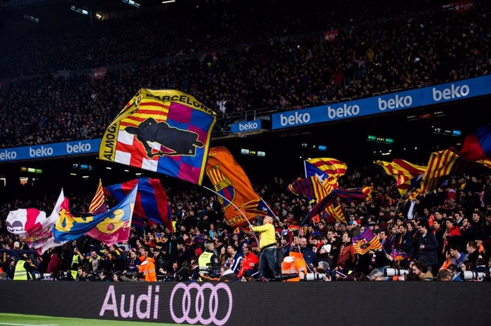 Barcelona cancel planned celebration for World Cup winning players after police clash with fans