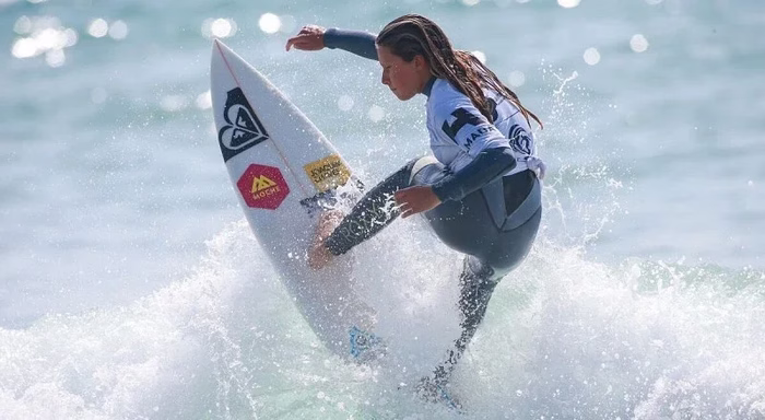 Surfista lusa Francisca Veselko junta-se a Hopkins na segunda ronda do Fiji Pro