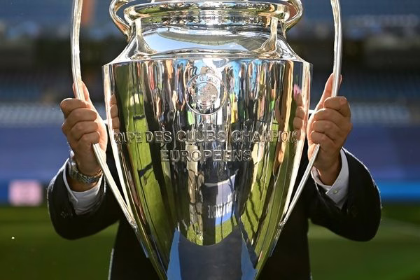 🏆 Champions, ecco i verdetti dei playoff e le fasce dei sorteggi