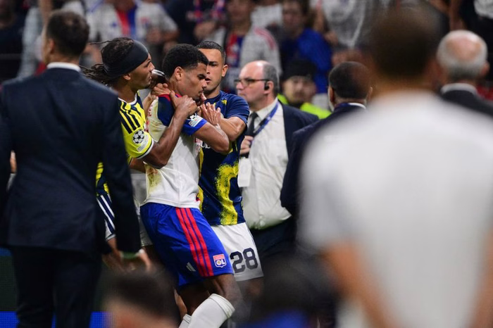 Fenerbahçe in der Champions League – Schlägerei im Tunnel überschattet Sieg