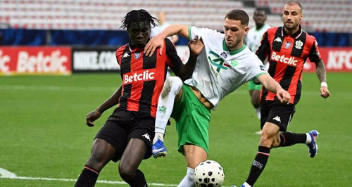 Ligue 1 : un joueur du Paris FC file en Ligue 2, Fenerbahçe fonce sur un défenseur de Nice
