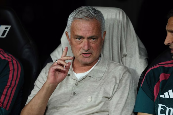 Mbappé trifft dreifach: Real Madrid besiegt Real Sociedad 4:1 unter Mourinho