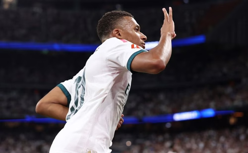 Gegen Mourinhos Real Madrids kann die Konkurrenz den Laden zusammen mbappen…