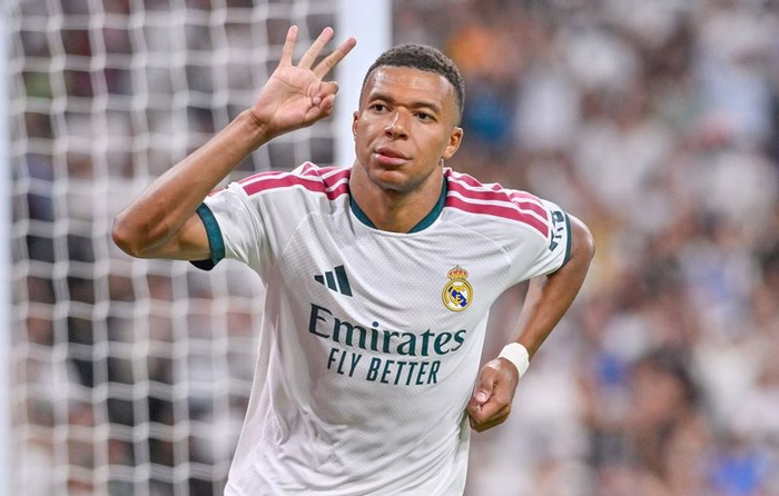Real Madrid : Pour le retour de Mourinho au Bernabéu en Liga, Mbappé lui offre un triplé