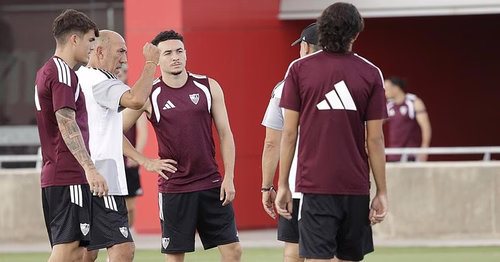 La venta de Oso al Estrasburgo no cambia la intención del Sevilla FC de traspasar a Vargas