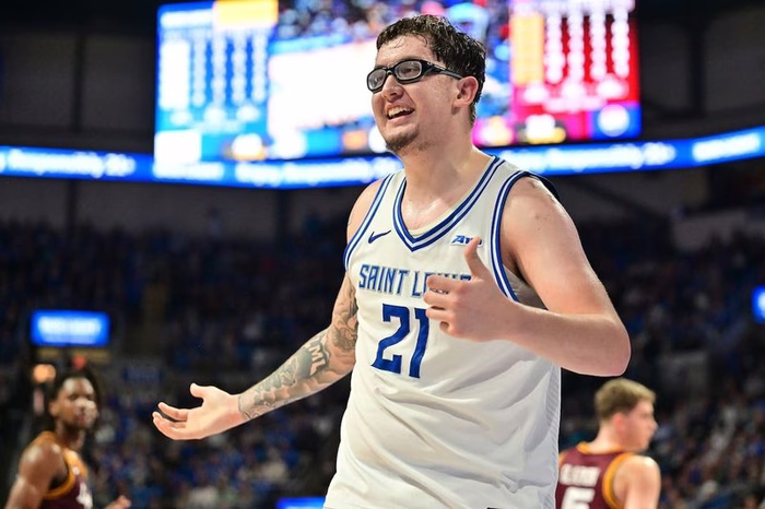 Robbie Ávila, el pivote lento, con mil apodos, sin físico escultural y que llegó hasta Los Angeles Lakers