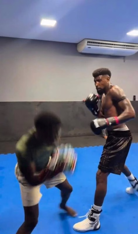 Royal, do Flamengo, explica vídeo lutando boxe que viralizou na web