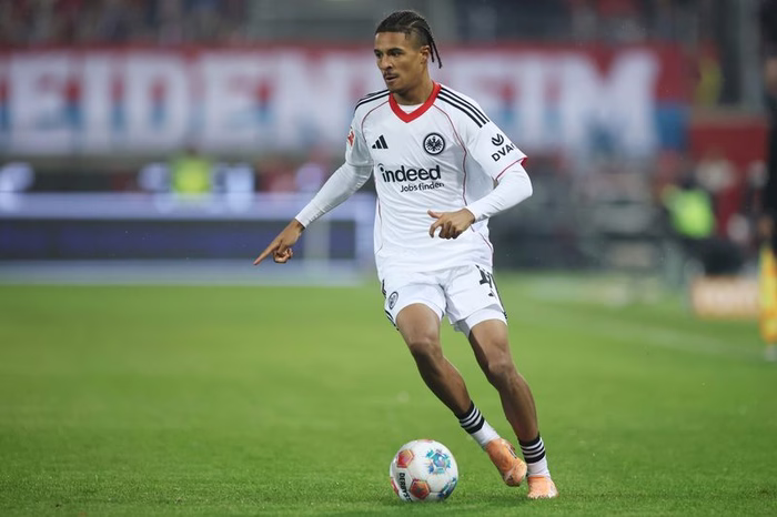 Milan, il sostituto di Leão arriva dalla Germania? Occhi su Bahoya dell’Eintracht