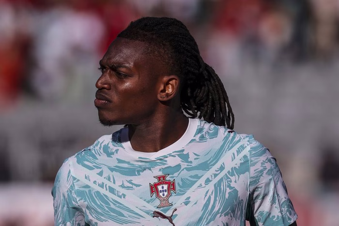 Milan, Leão non ha ancora deciso tra Aston Villa e Galatasaray