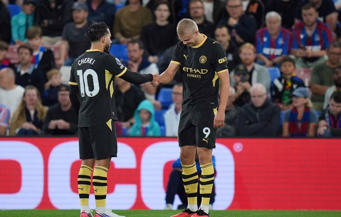 « C’est un génie »… Cherki inscrit un fabuleux doublé contre Palace et met la Premier League à ses pieds