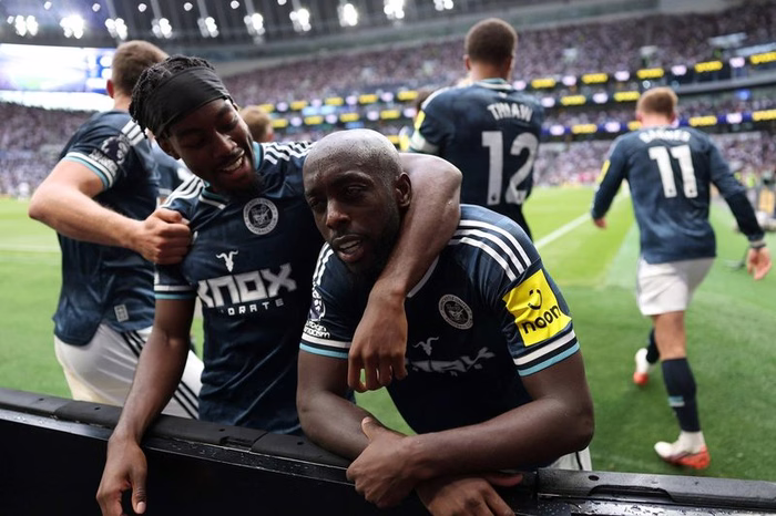 Tottenham v Newcastle LIVE: Premier League score and updates with Spurs in dire straits again