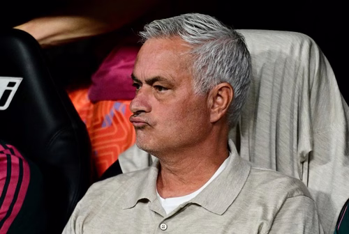 Bola de Ouro: Mourinho vê "lado político" e defende Real Madrid